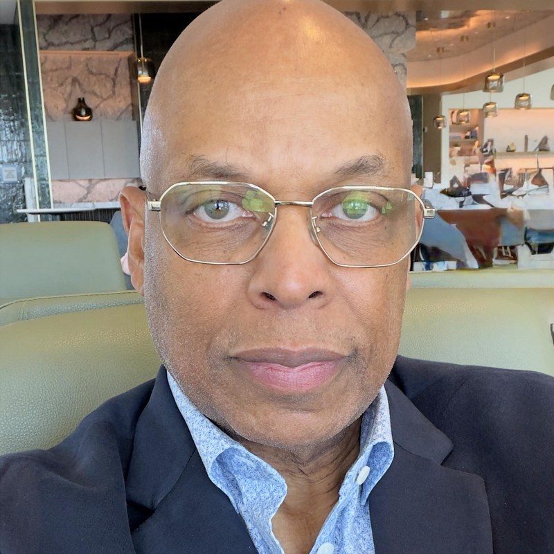 Paul D. Thomas headshot